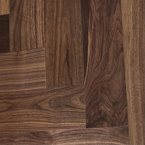 CROWNWOOD EXOTIC ONE Английская елка 90° 2-х слойная Орех Американский Натуральный Селект лак 600 х 125 х 15 / 1.50 м2 (фото 2)