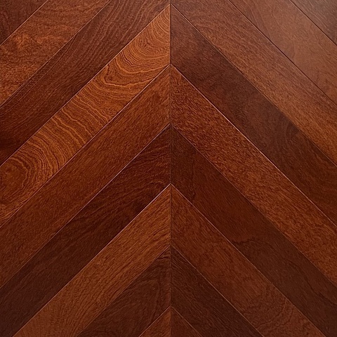 Wood Bee Chevron  Сапели гладкий глянец Sapele, UV-лак gloss 40±5% (правая) (фото 1)